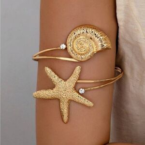 Gold Starfish bracelet Q493